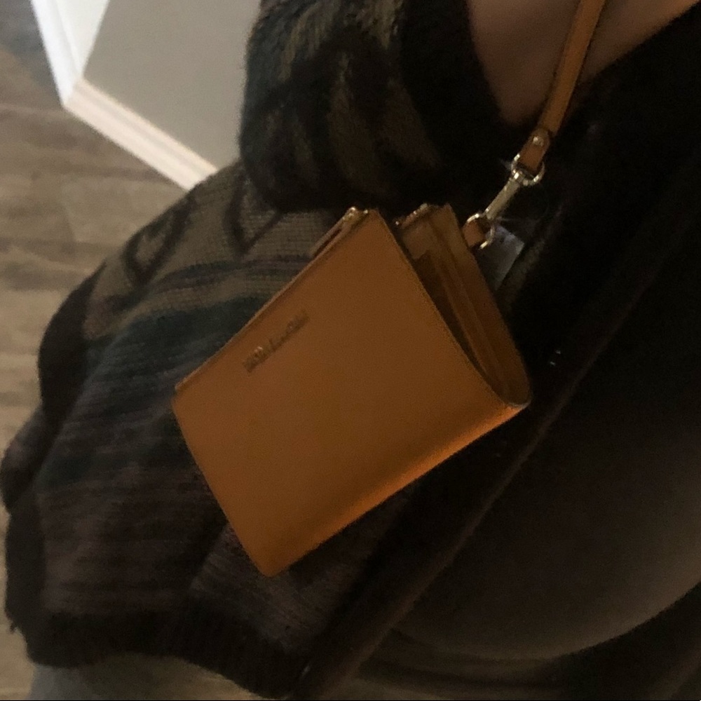 ☀️Beautiful Mk mustard wallet - Picture 4 of 5